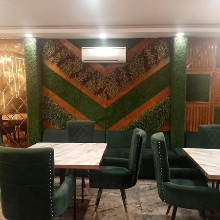 Ceremony Hotel And Banquets Фаридабад Екстериор снимка